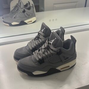 Air Jordan 4 Retro "Cool Grey" (the 2019 re-release)
NO BOX